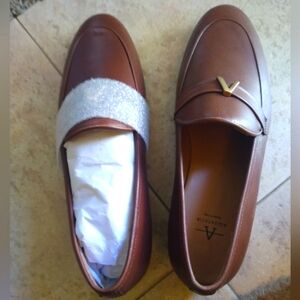 NEW ITALIAN LOAFERS Size 9, Never Worn